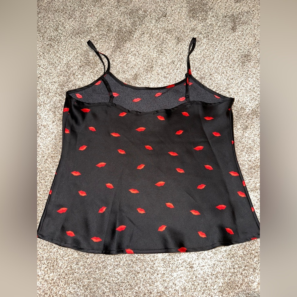 a new day Black Camisole with Red Lips Pattern - Picture 4 of 4